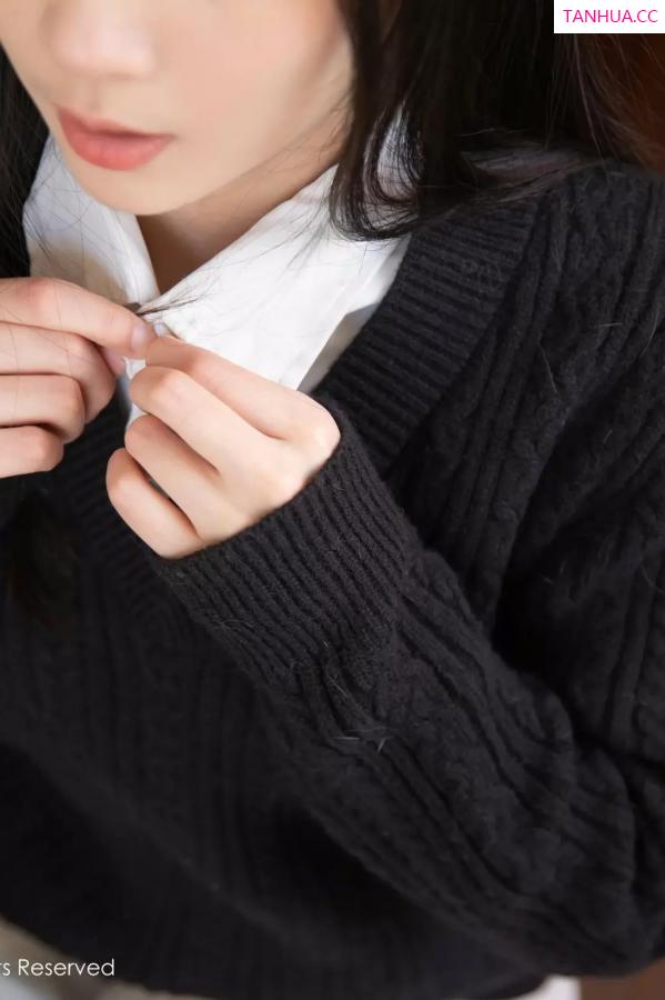   [XiuRen]高清写真图 2025.03.27 No.10078 刘婷婷 白色丝袜第40张图片